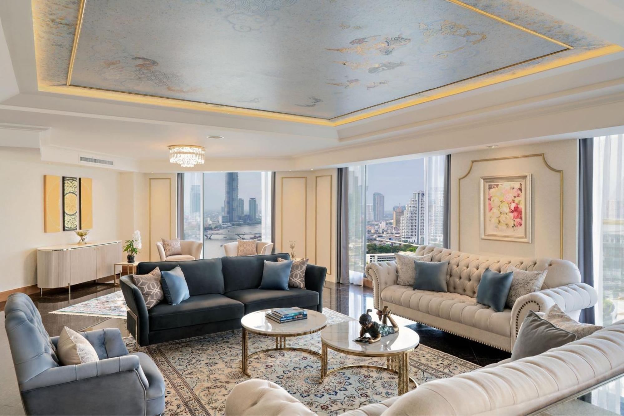 Royal Orchid Sheraton Riverside Hotel Bangkok Kültér fotó The living room of a three-bedroom apartment