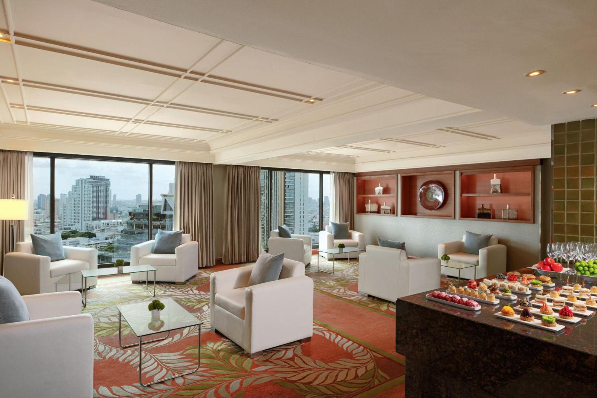 Royal Orchid Sheraton Riverside Hotel Bangkok Kültér fotó Club Lounge at the 39th floor